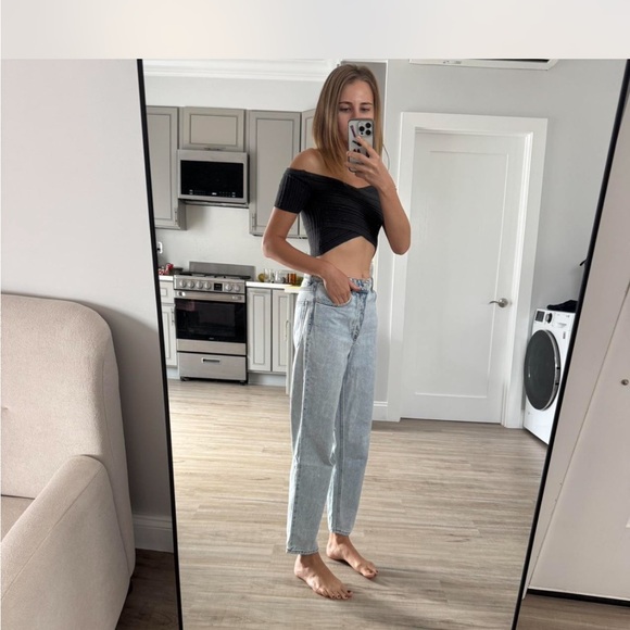 H&M Women's Light Wash Straight Leg Jeans - Picture 2 of 7